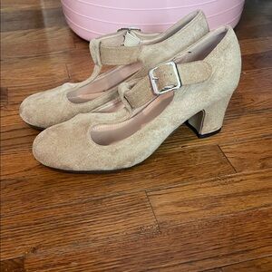 Elegant Tan Women's Heels